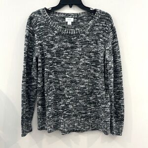 🍒Old Navy Size L, black, and white knit sweater